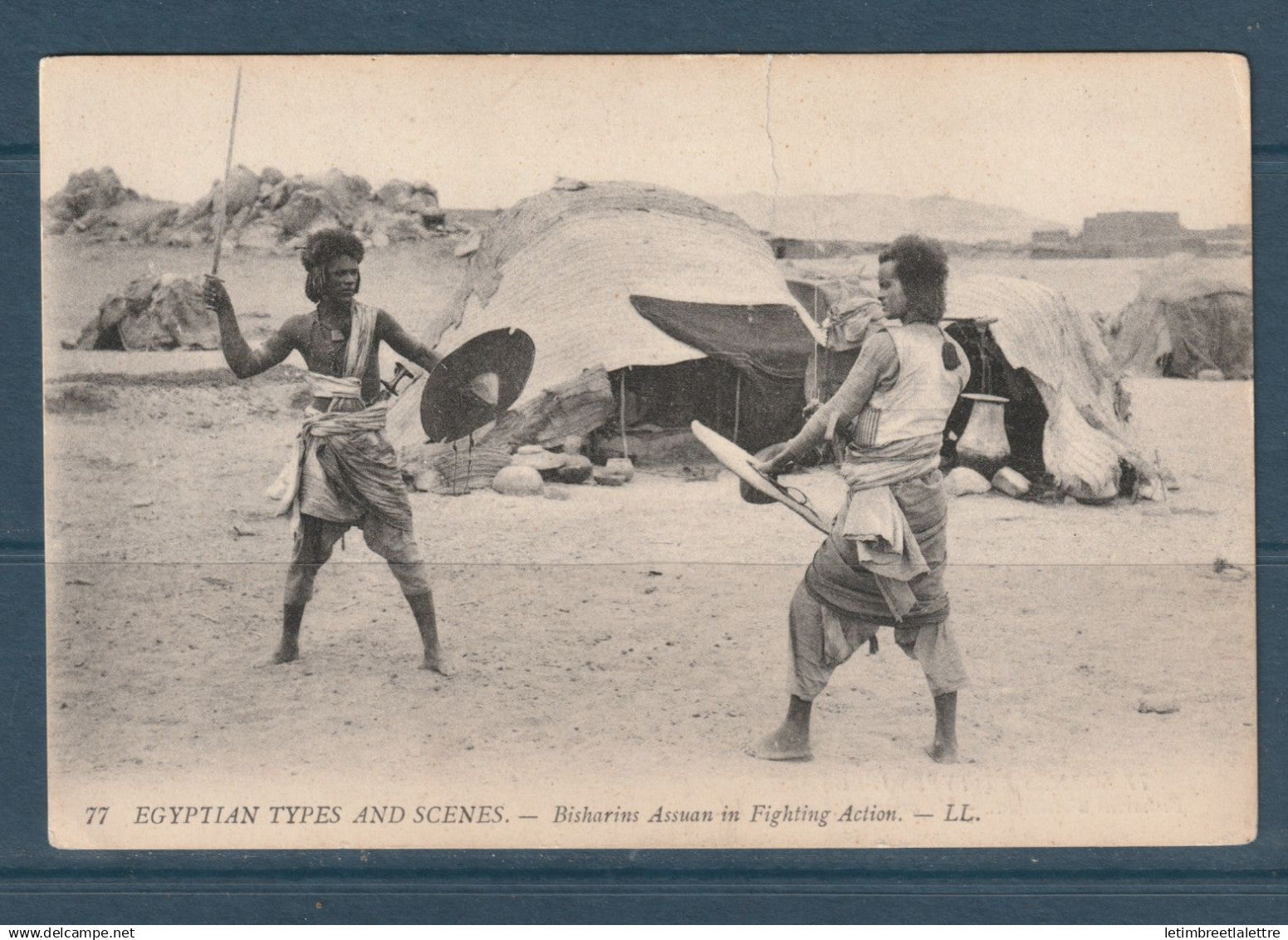 Egypte - Carte postale - CPA - egyptian types and scenes - bisharins Assuan in Fighting Action