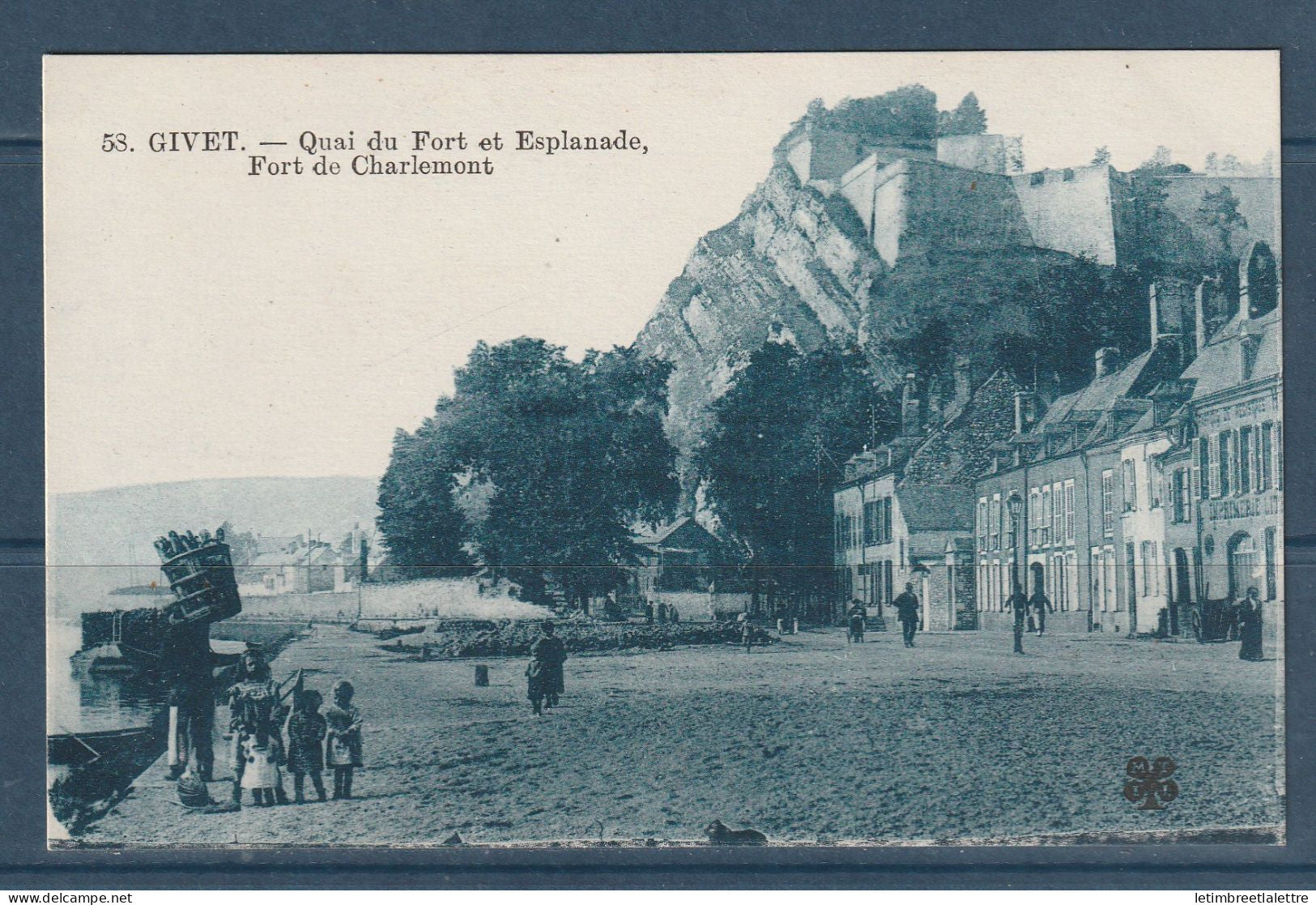 France - Carte postale - Givet - Quai du Fort et Esplanade - Fort de Charlemont