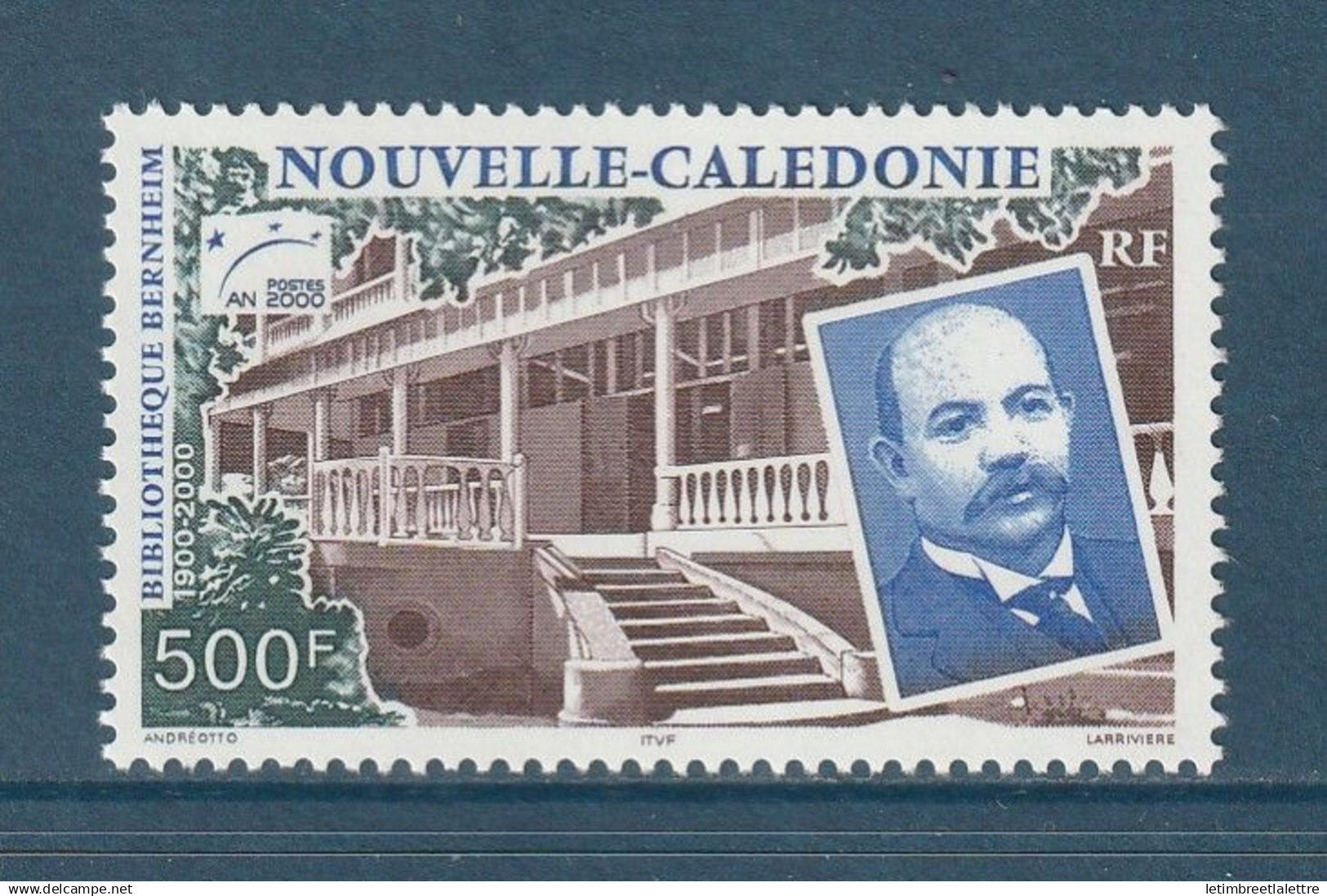 Nouvelle Calédonie - YT n° 825 ** - Neuf sans charnière - Centenaire de la bibliothèque Bernheim - 2000
